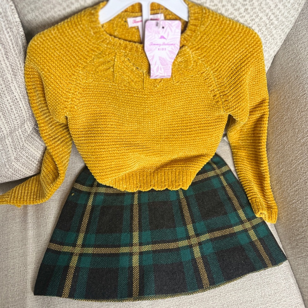 Tommy Bahama 2 piece skirt set